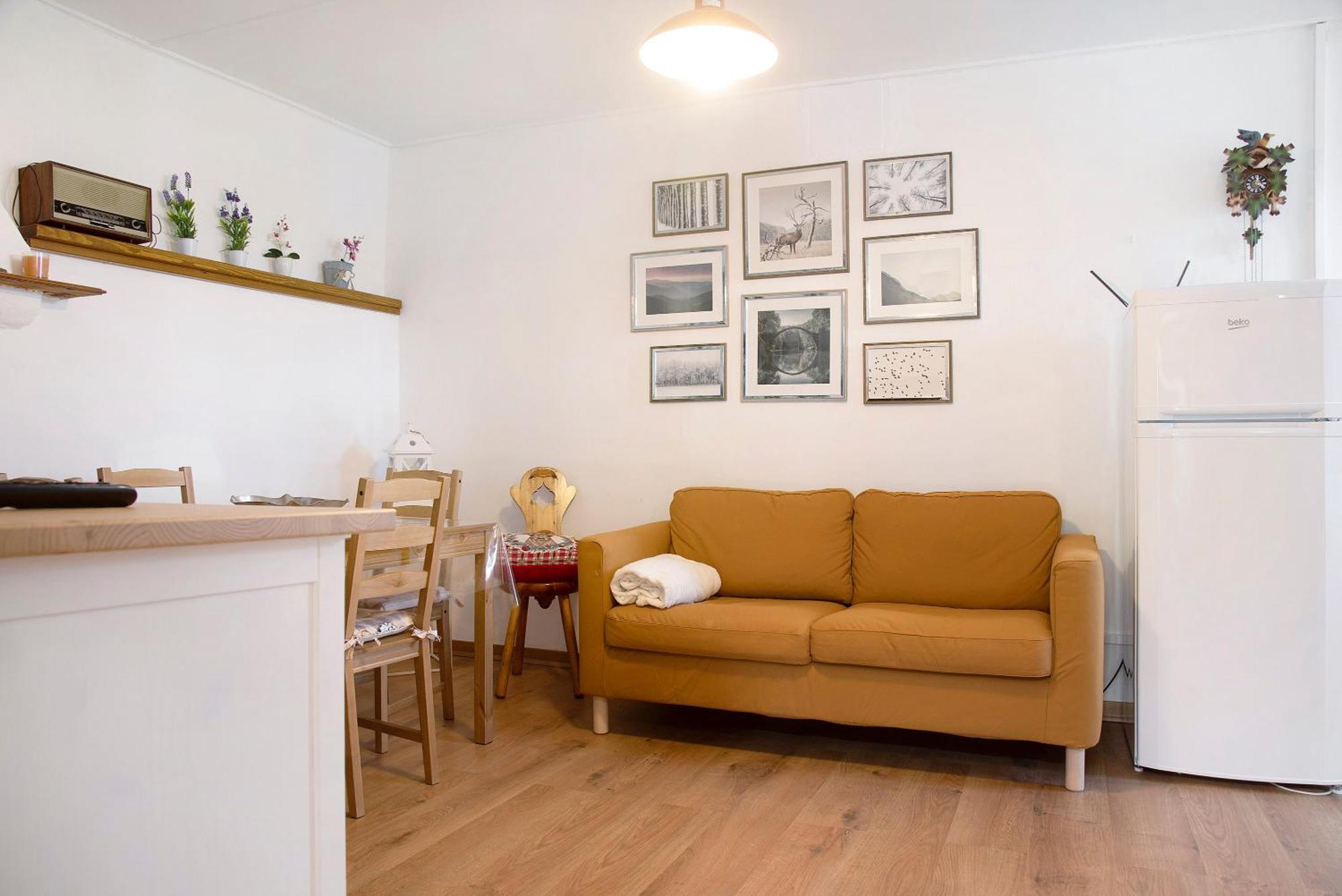 Ferienwohnung La Vecchia Torre Porto Valtravaglia Exterior foto