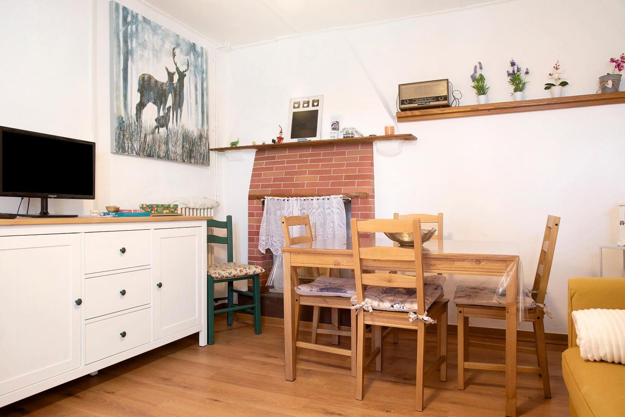 Ferienwohnung La Vecchia Torre Porto Valtravaglia Exterior foto